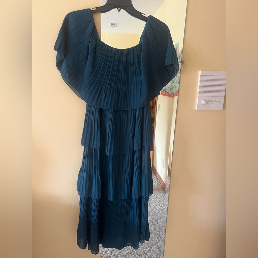 Elegant Teal Pleated Dress